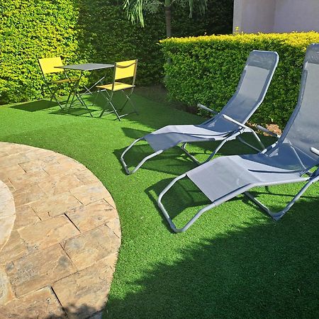 Appartement Paisible Avec Jardin & Piscine Albion Exteriör bild
