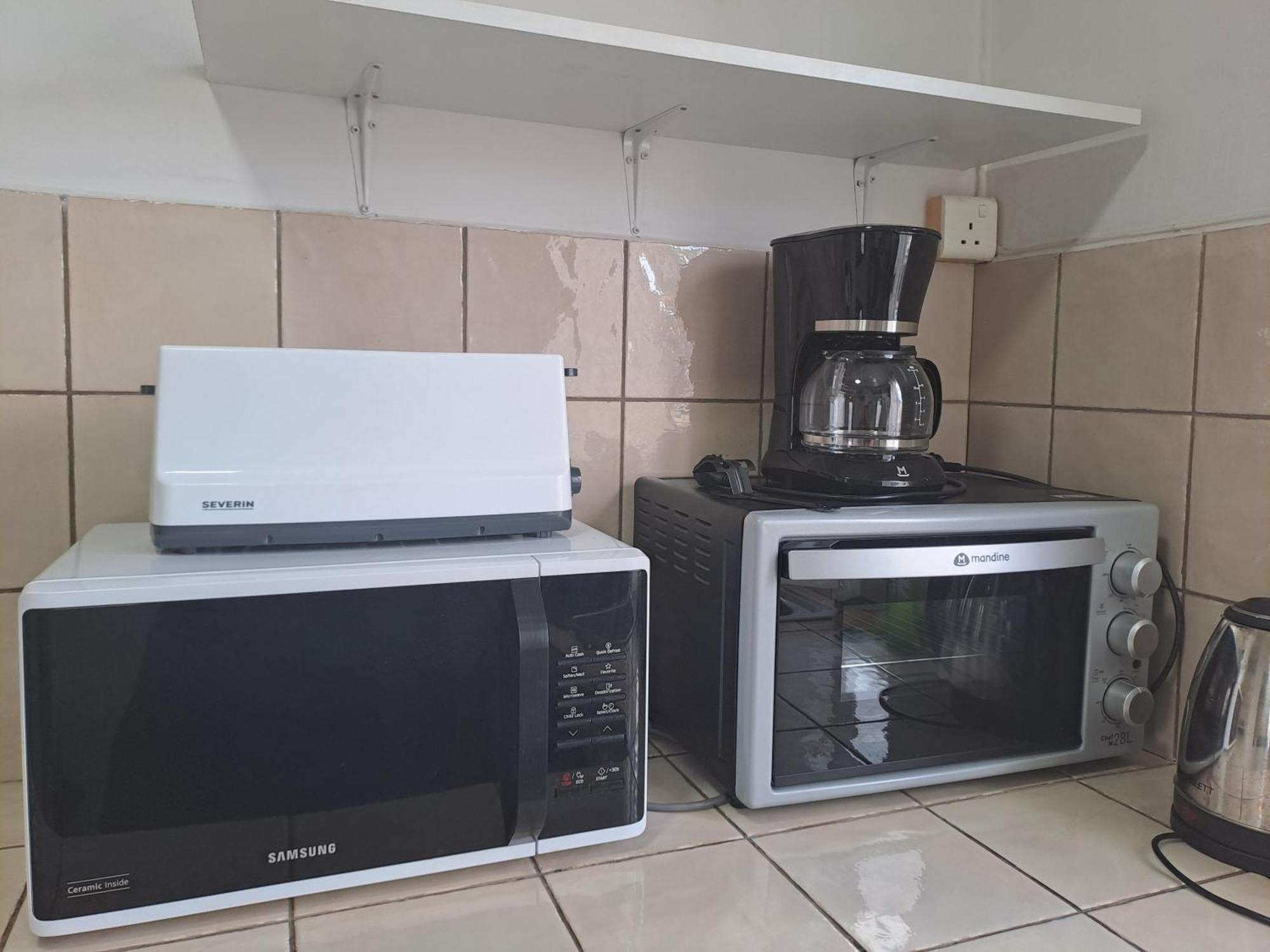 Appartement Paisible Avec Jardin & Piscine Albion Exteriör bild