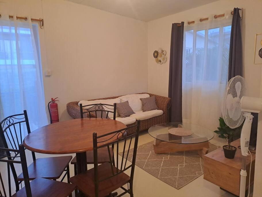 Appartement Paisible Avec Jardin & Piscine Albion Exteriör bild
