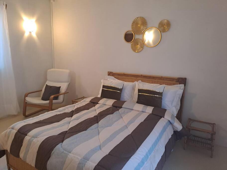 Appartement Paisible Avec Jardin & Piscine Albion Exteriör bild